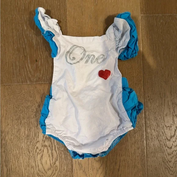 White and Blue Baby Romper with Heart and 'One' Design - Picture 2 of 2